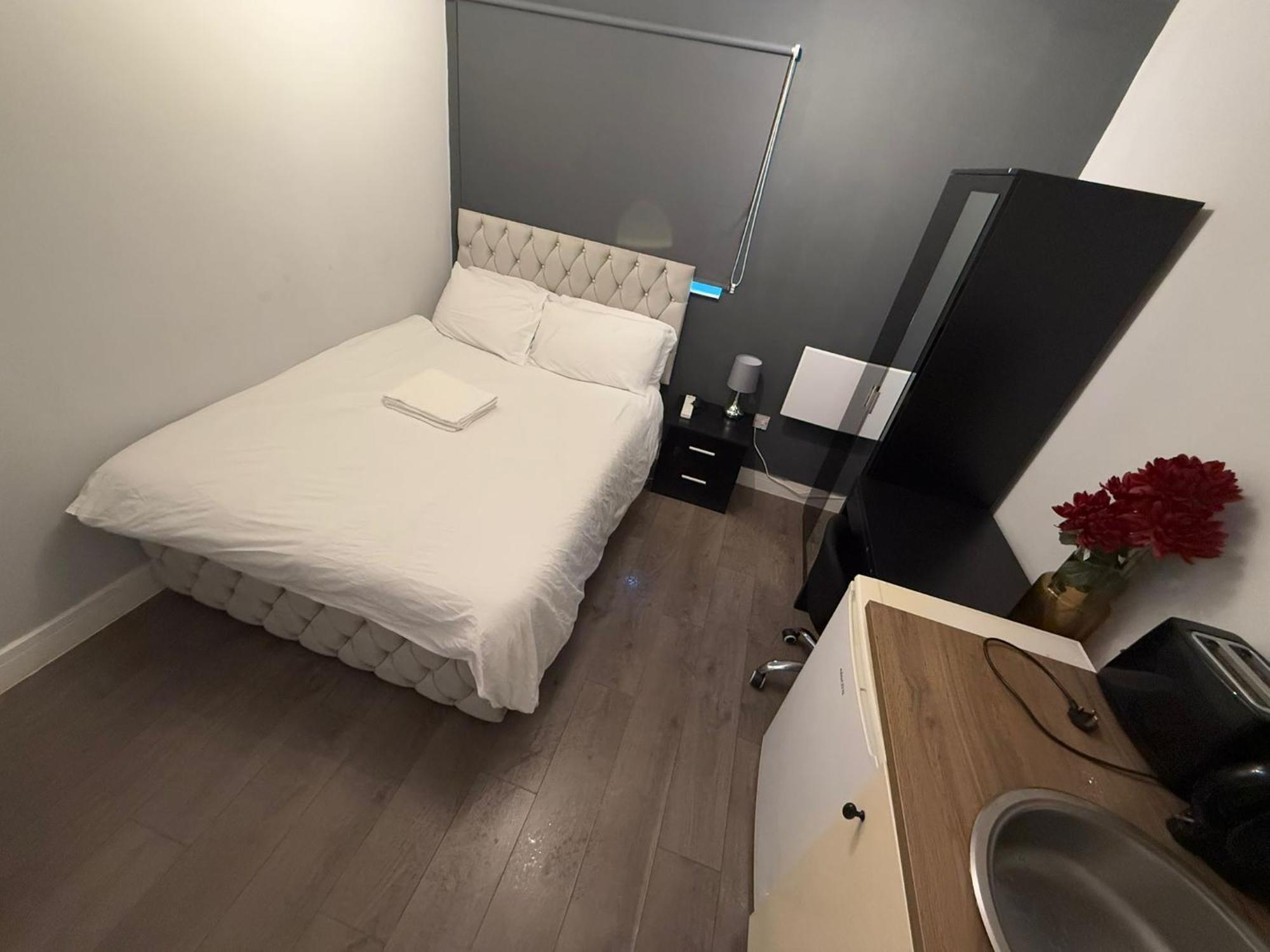 Letzi Premium Cozy Retreat Private En-Suite Rooms, Wembley Londyn Zewnętrze zdjęcie